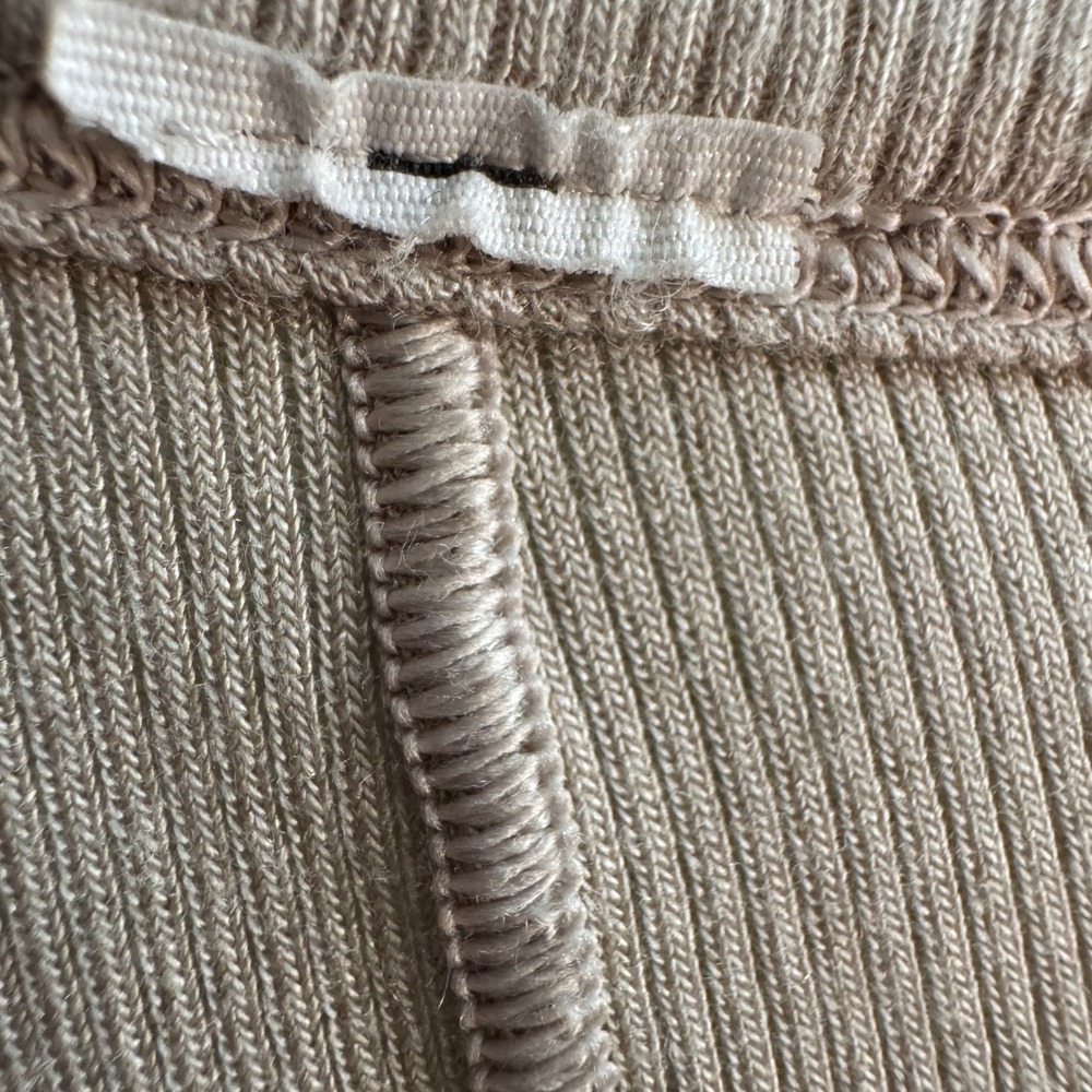 Lululemon Womens Ribbed Long Sleeve Crew Neck Top Beige Tan Curved Hem - Picture 5 of 5